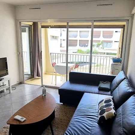 Apartment F1 Cosy 45m2, 2 Mn Mer, Du Port, Coeur